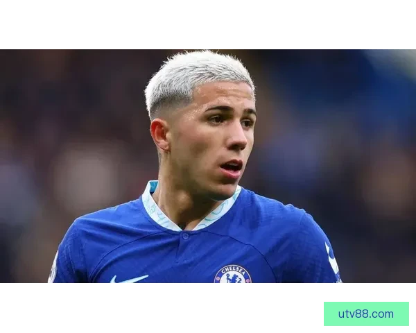 切尔西角球防守暗藏反击伏笔内维尔称三人突前战术狡猾引热议赛场